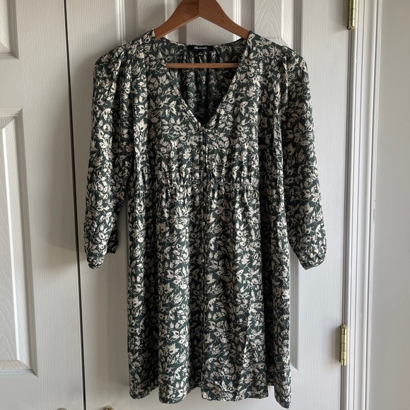 Madewell Dresses & Skirts - Madewell V Neck Button Front Mini Dress in Green Forest Leaves Size XS